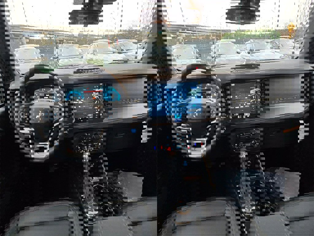 New 2025 Ford Bronco Badlands image 11