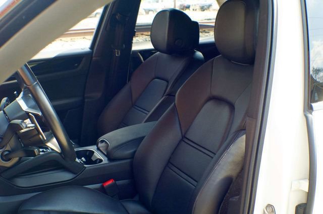 Used 2021 Porsche Cayenne S AWD/4WD image 17