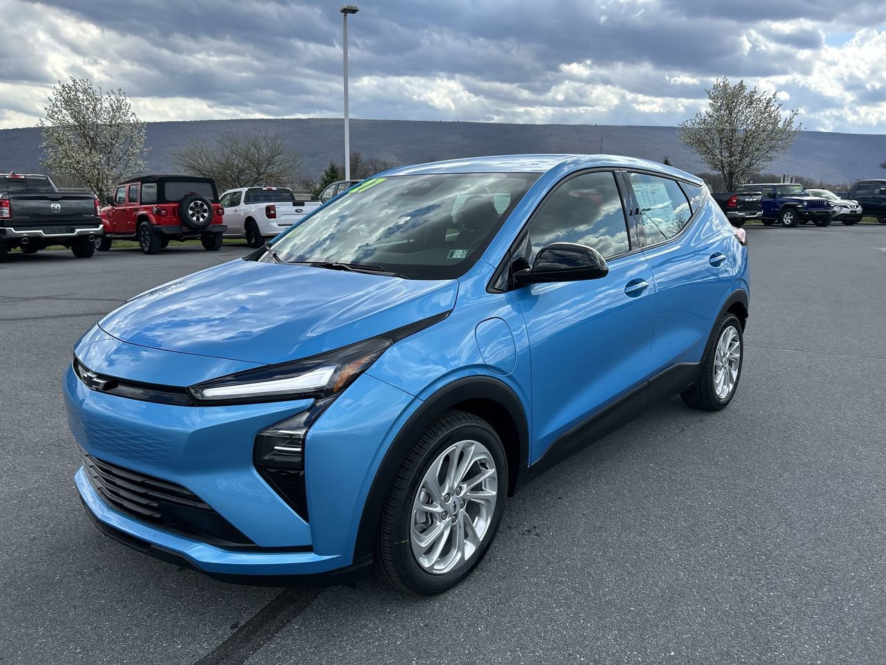 New 2027 Chevrolet Bolt LT w/ Comfort Package FWD image 3