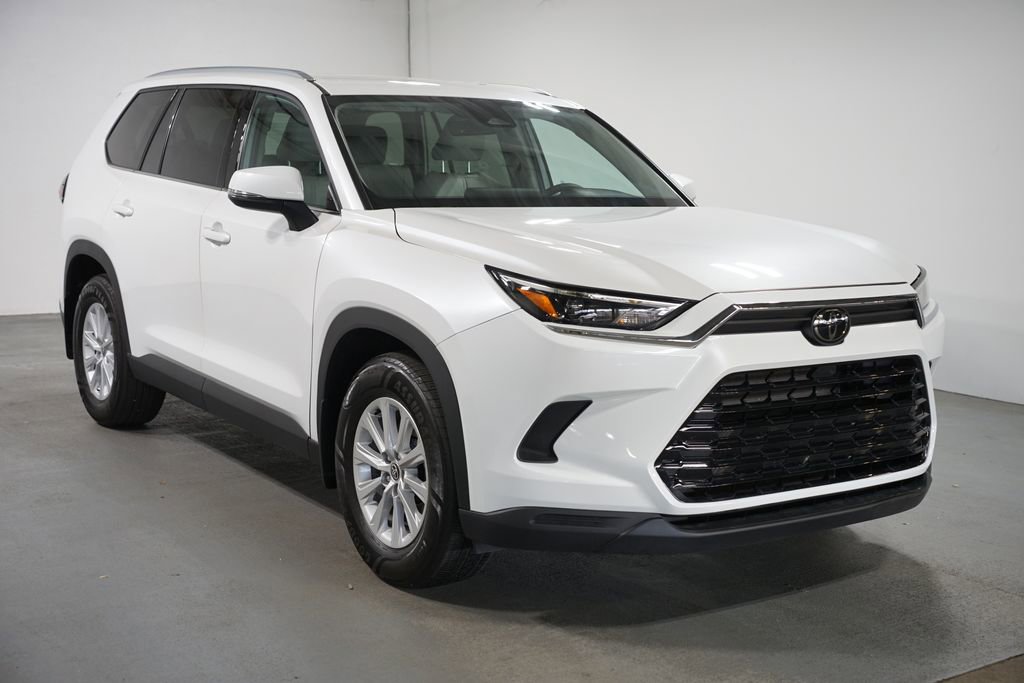 Certified 2024 Toyota Grand Highlander XLE image 3