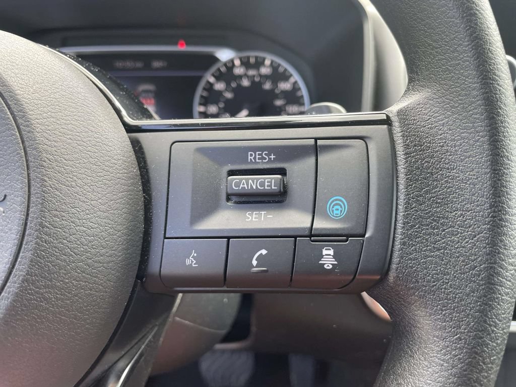 Used 2023 Nissan Rogue SV AWD/4WD image 18