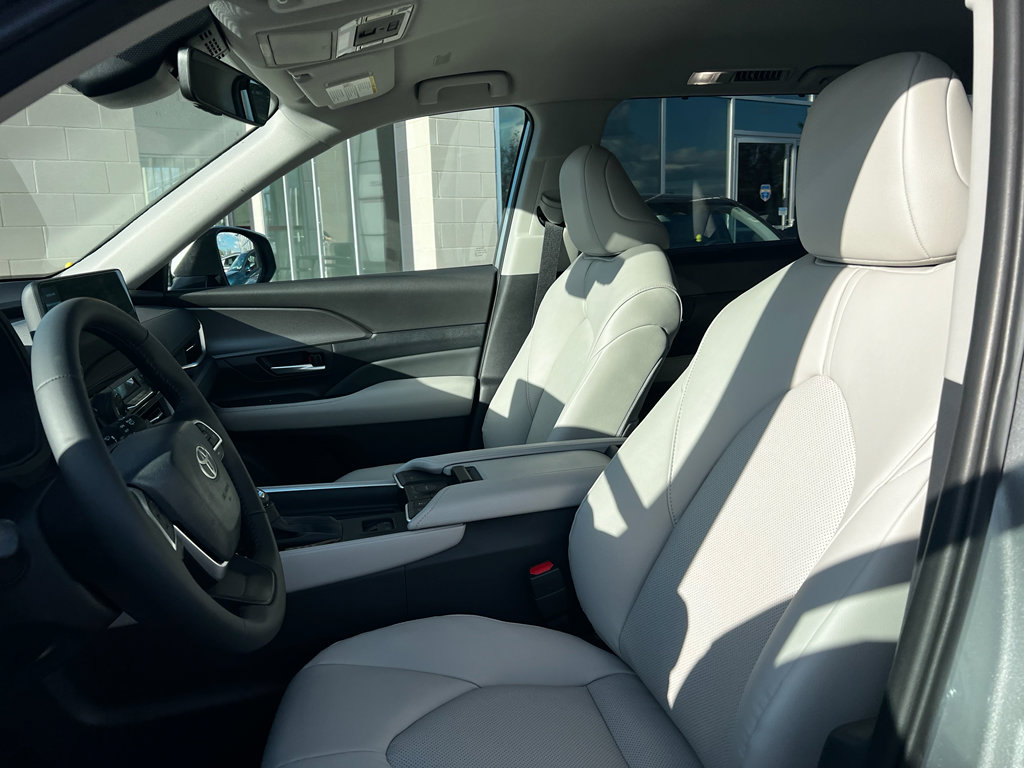 Certified 2026 Toyota Grand Highlander XLE image 7