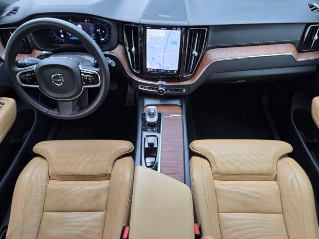 Used 2023 Volvo XC60 B5 Ultimate w/ Protection Package Premier image 26