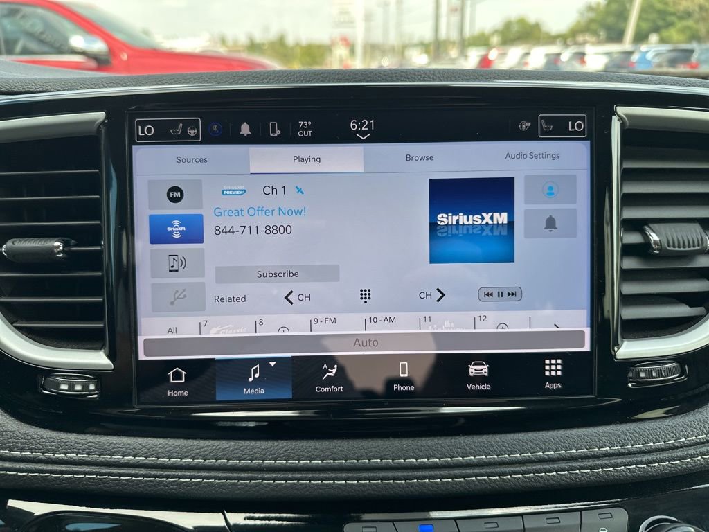 Used 2024 Chrysler Pacifica Touring-L image 21