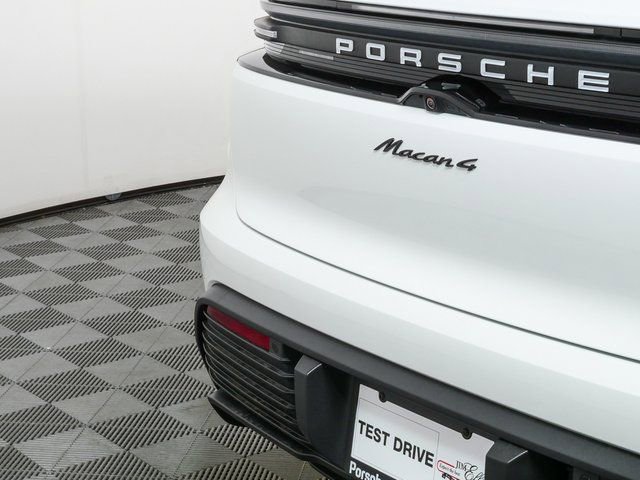 New 2026 Porsche Macan 4 Electric image 36