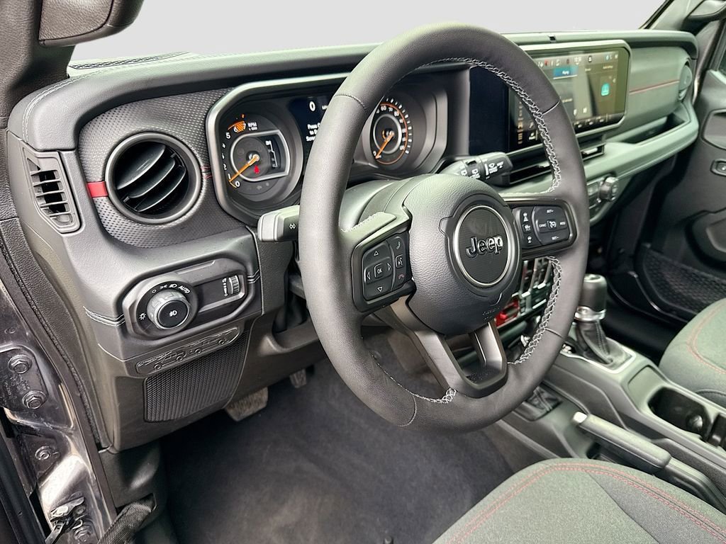 Used 2026 Jeep Wrangler Unlimited Rubicon w/ Safety Group AWD/4WD image 17