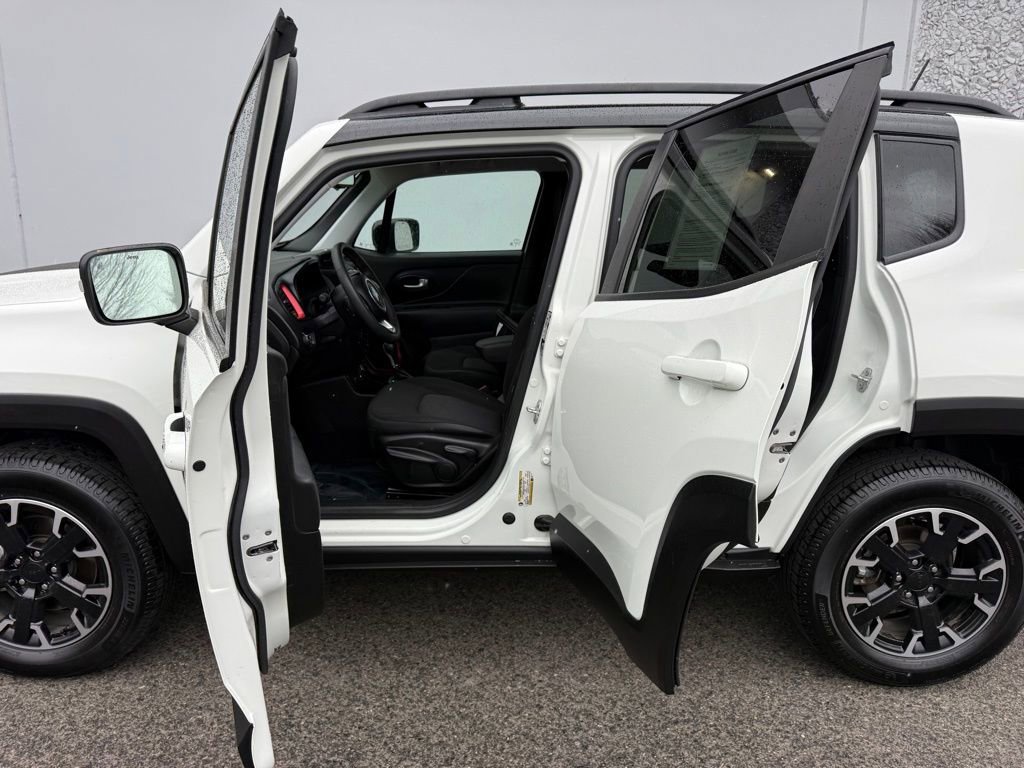 Used 2023 Jeep Renegade Trailhawk AWD/4WD image 17