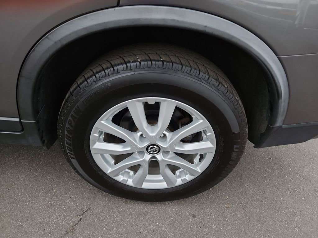 Used 2020 Nissan Rogue SV image 31