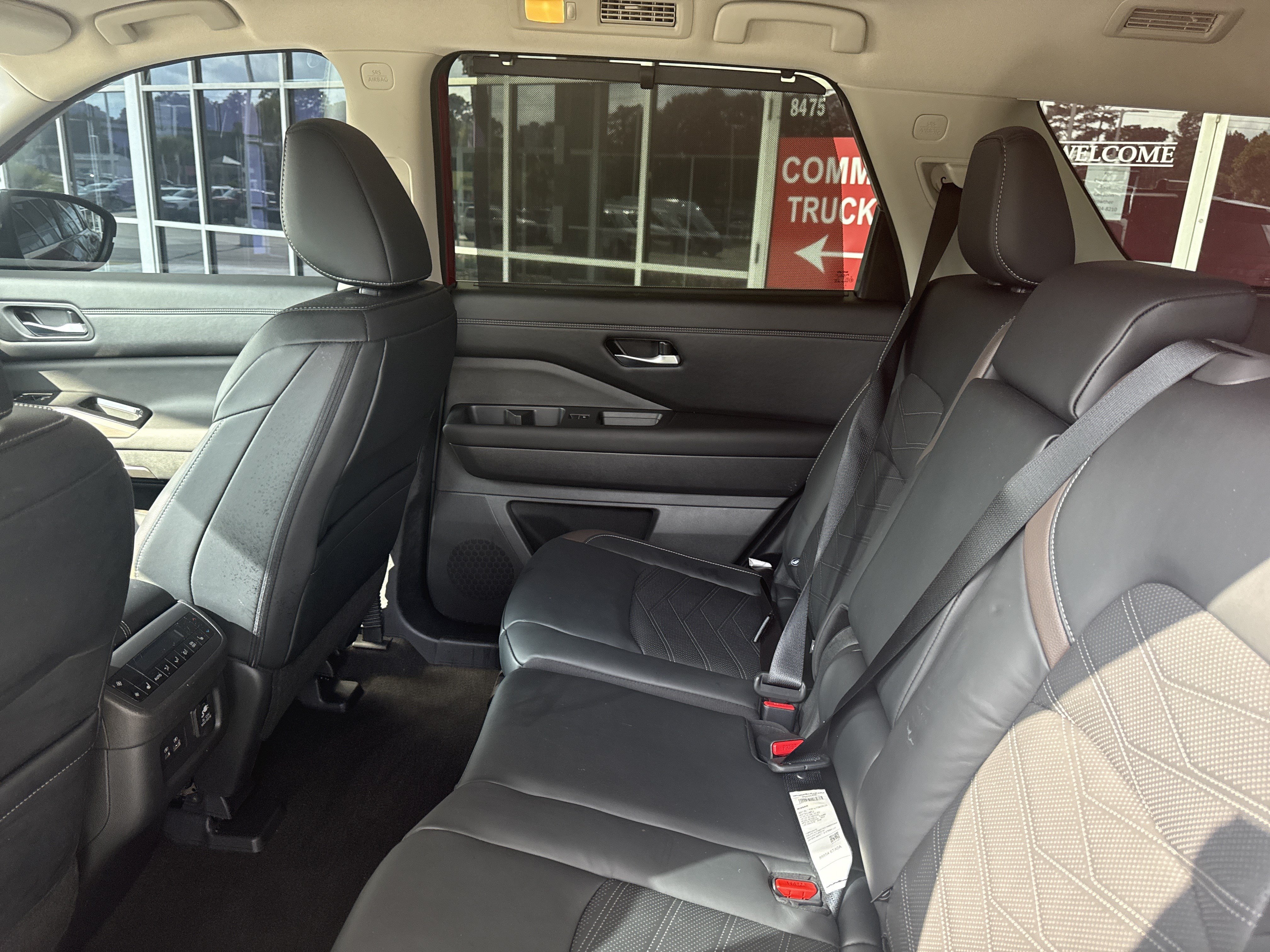 Used 2023 Nissan Pathfinder Platinum w/ Cargo Package AWD/4WD image 30