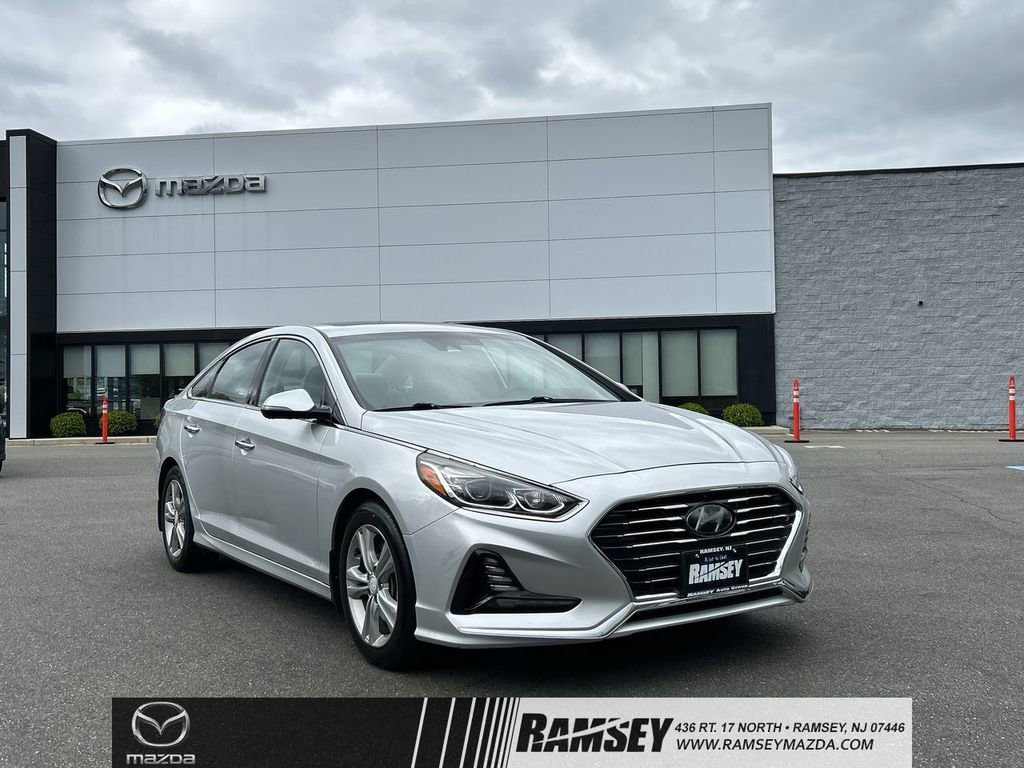 Used 2018 Hyundai Sonata Limited w/ Limited Ultimate Package 03 FWD image 1