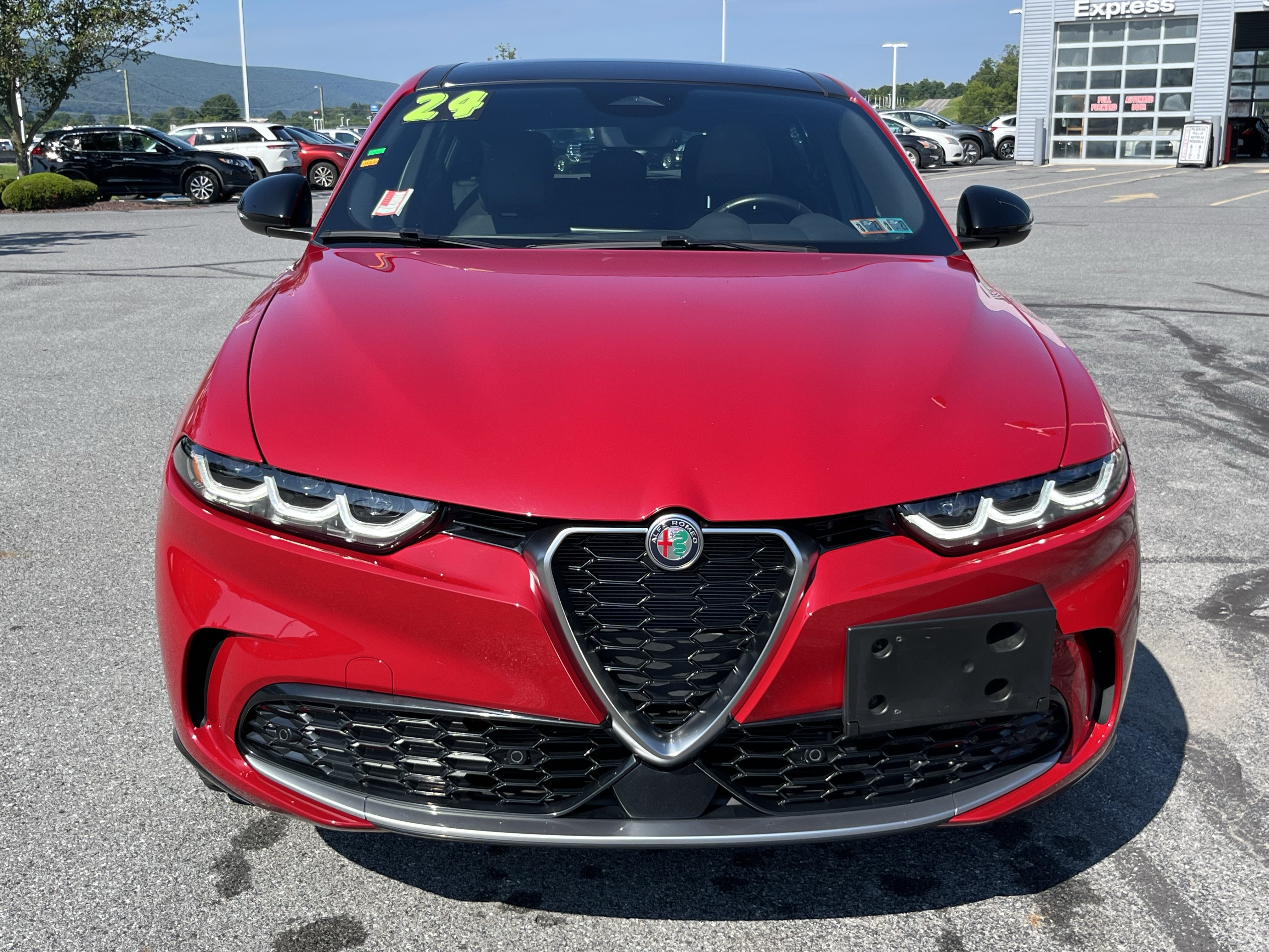 Used 2024 Alfa Romeo Tonale Ti w/ Premium Interior Package AWD/4WD image 12