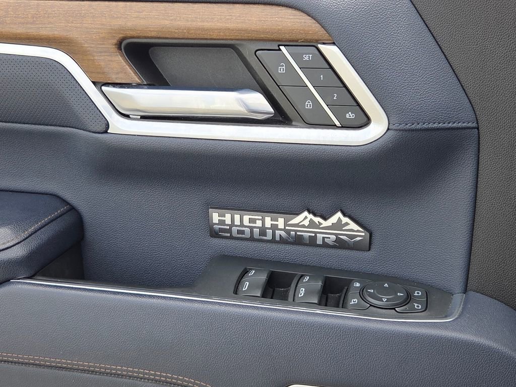 Certified 2022 Chevrolet Silverado 1500 High Country w/ Technology Package image 26