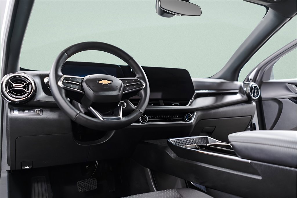 Used 2025 Chevrolet Equinox LT image 28