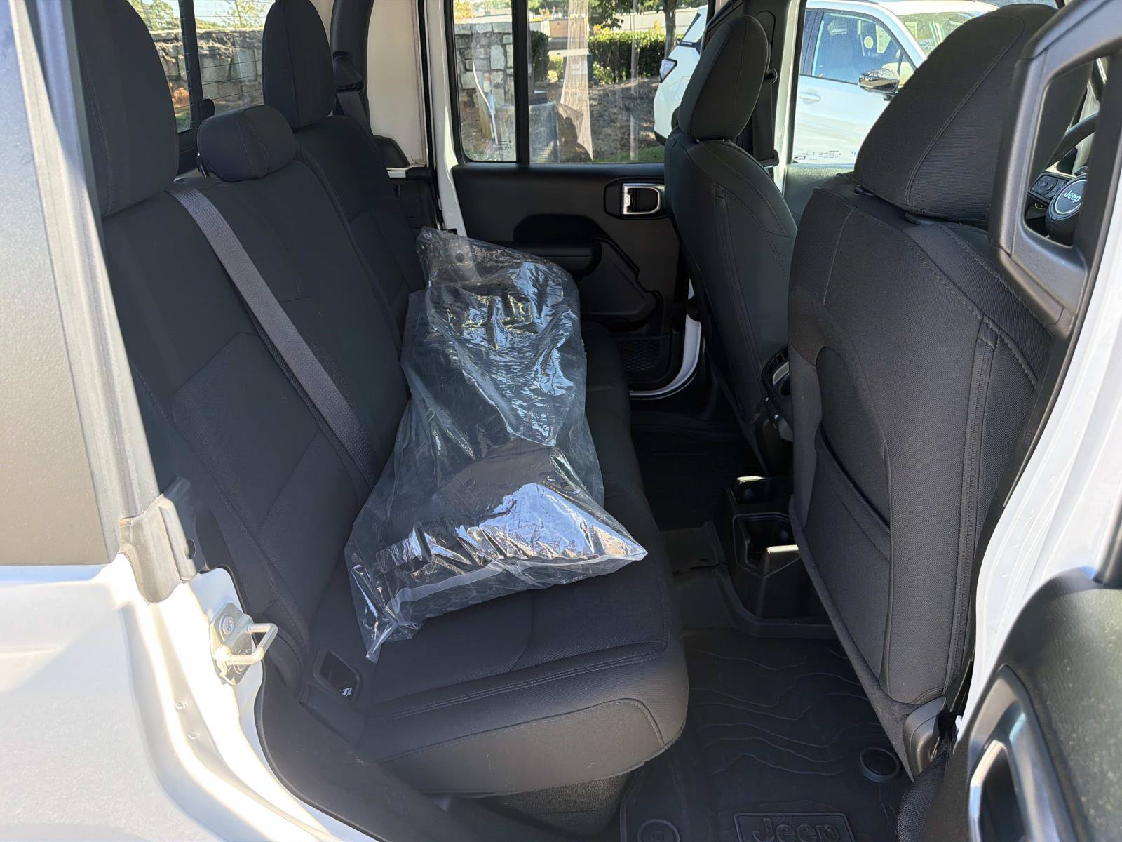 Used 2023 Jeep Gladiator Sport AWD/4WD image 16