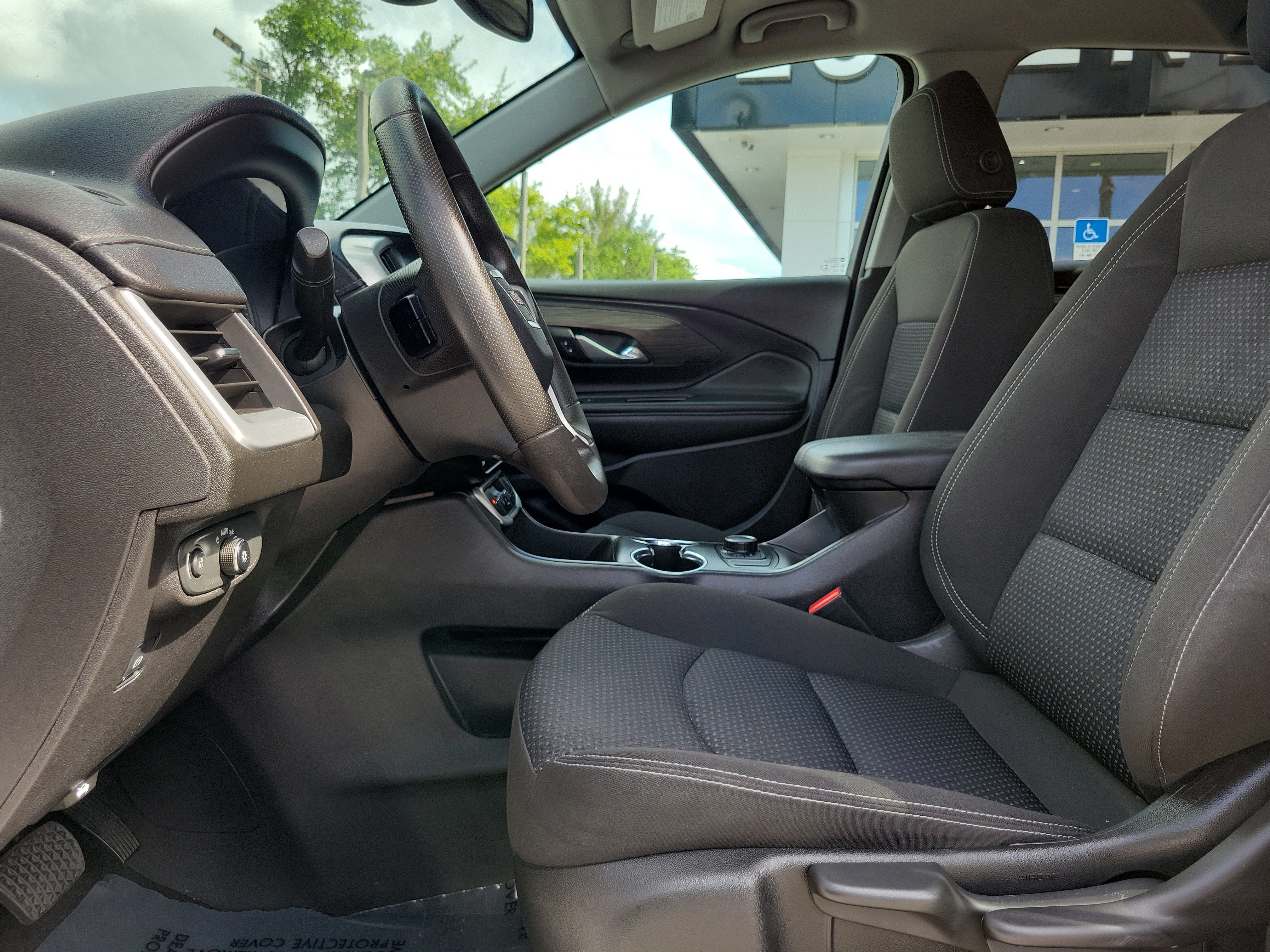 Used 2023 GMC Terrain SLE w/ Elevation Edition FWD image 11