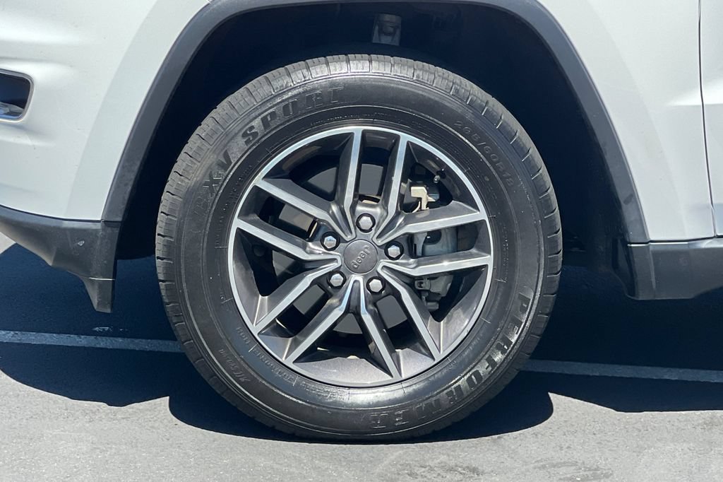 Used 2019 Jeep Grand Cherokee Limited w/ Luxury Group II AWD/4WD image 15