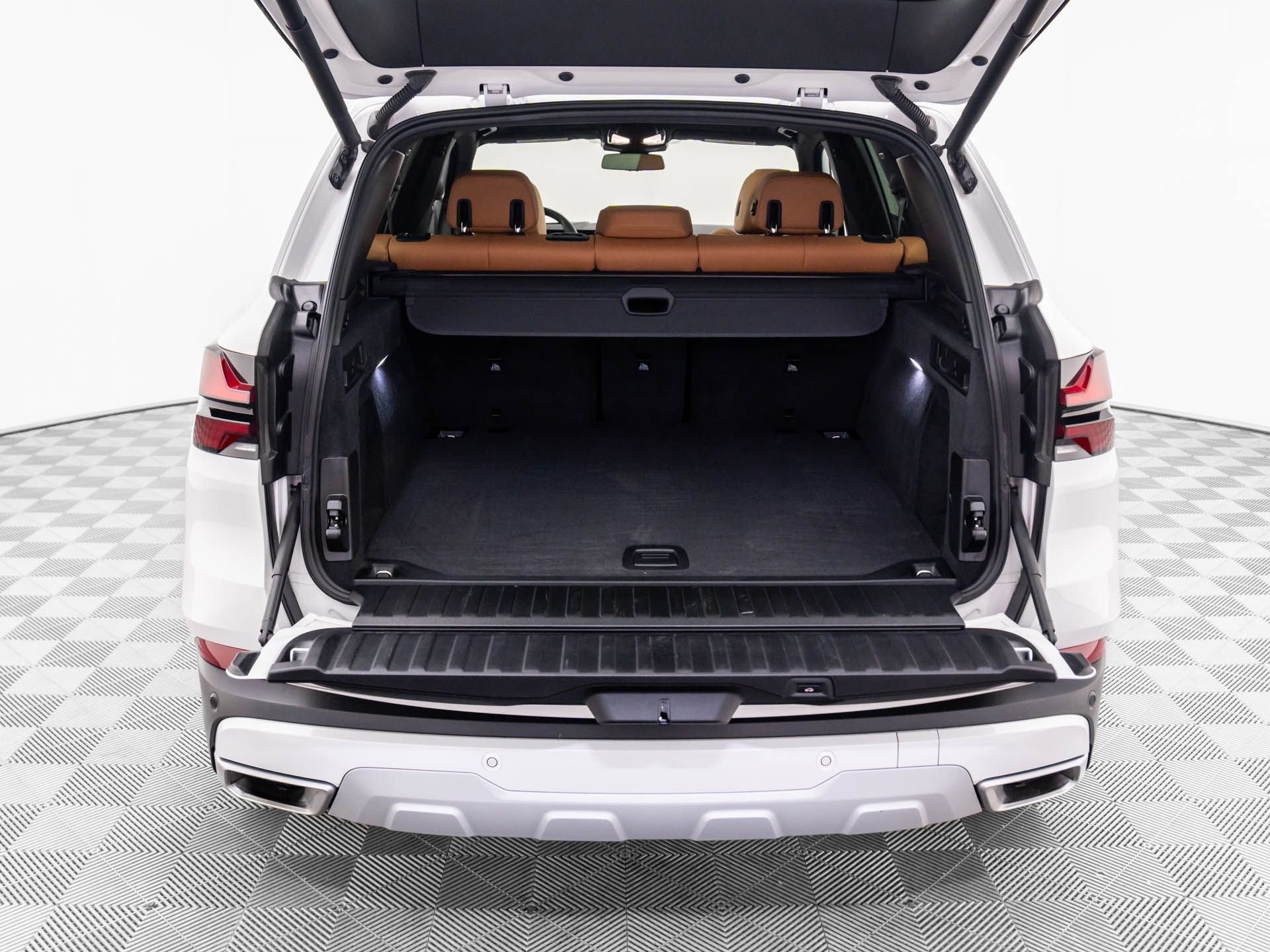 Certified 2024 BMW X5 xDrive40i w/ Parking Assistance Package image 33