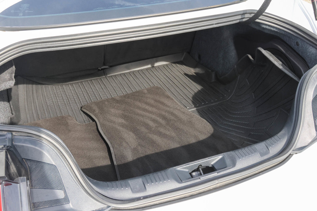 Used 2024 Ford Mustang Premium RWD image 8