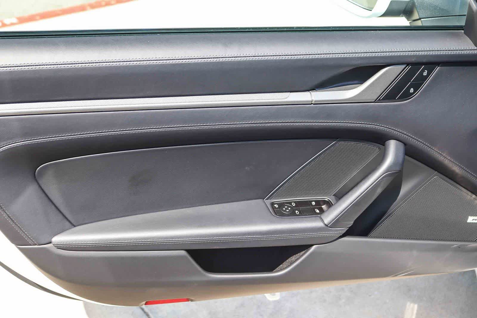 Used 2025 Porsche 911 Carrera RWD image 18