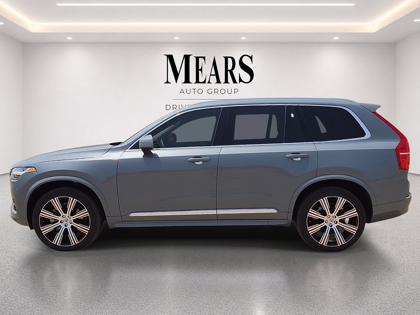 Used 2023 Volvo XC90 B6 Ultimate w/ Protection Package Premier AWD/4WD image 3