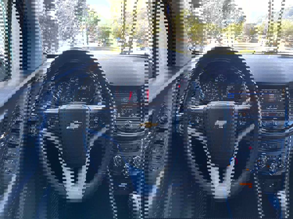 Used 2020 Chevrolet Trax LT w/ Sun & Sound Package image 11