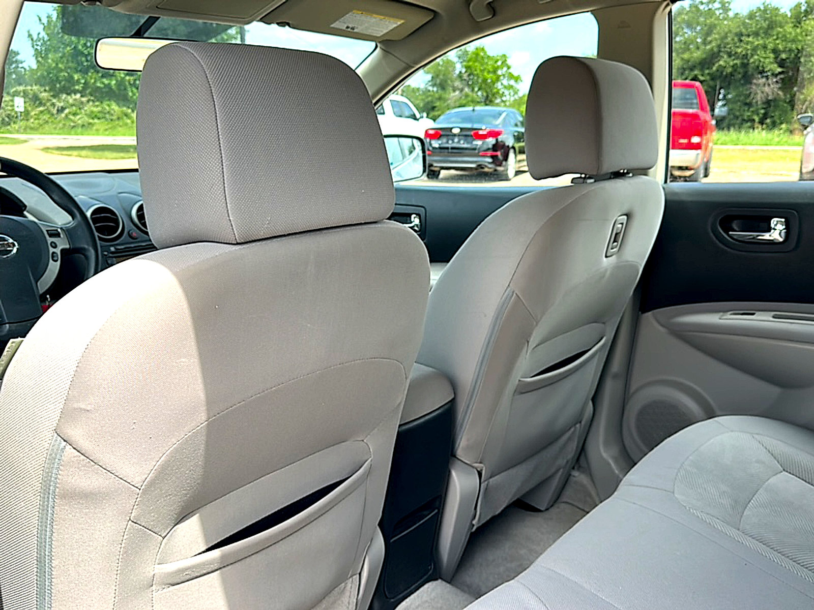Used 2013 Nissan Rogue S FWD image 17