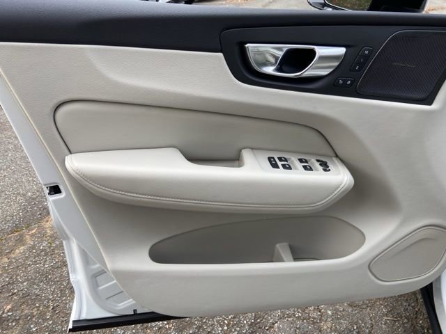 New 2026 Volvo XC60 T8 Ultra w/ Climate Package image 13