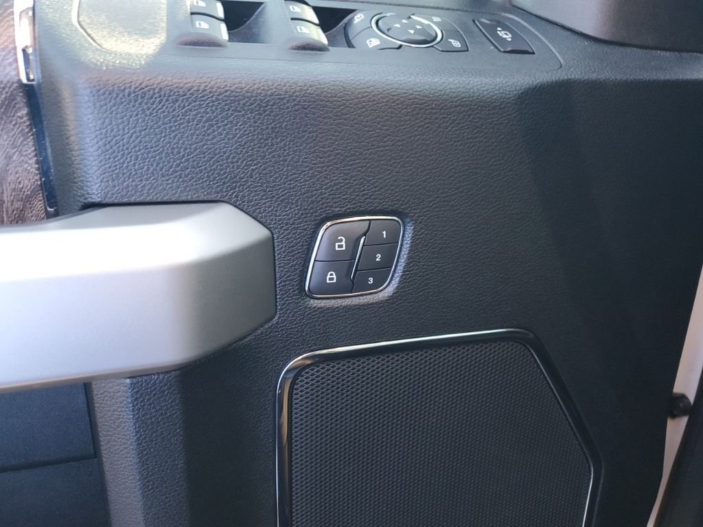 Used 2019 Ford F250 Lariat w/ Lariat Ultimate Package image 28