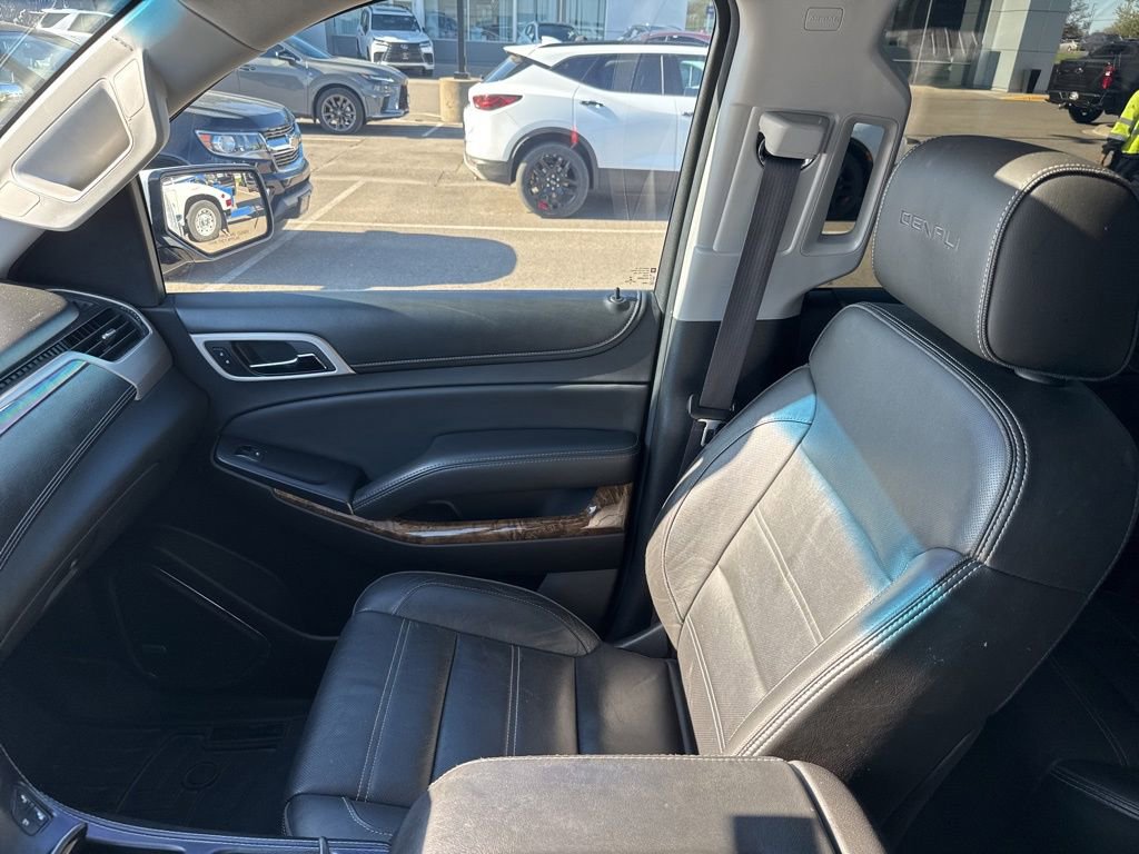 Used 2016 GMC Yukon XL Denali w/ Open Road Package AWD/4WD image 10