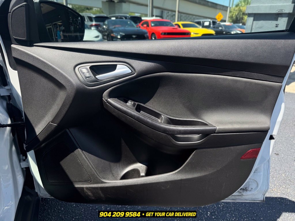 Used 2016 Ford Focus SE FWD image 23