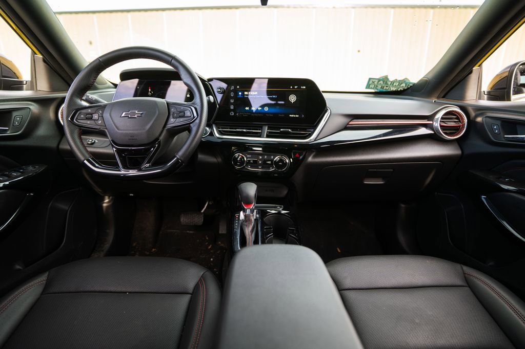 Used 2025 Chevrolet Trax RS w/ Driver Confidence Package image 11