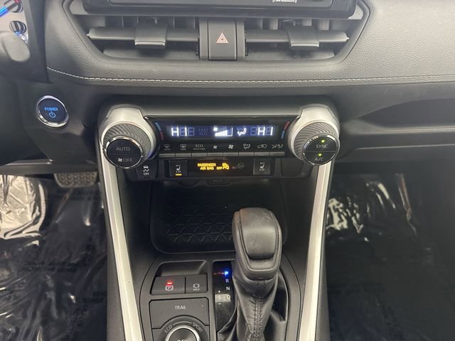 Used 2021 Toyota RAV4 XLE image 9