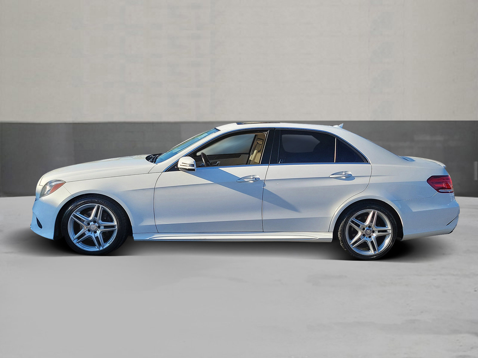 Used 2014 Mercedes-Benz E 350 Sedan image 3