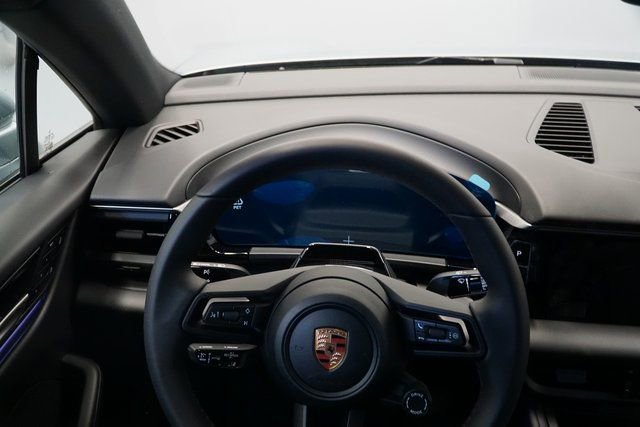 New 2026 Porsche Macan 4 Electric AWD/4WD image 18