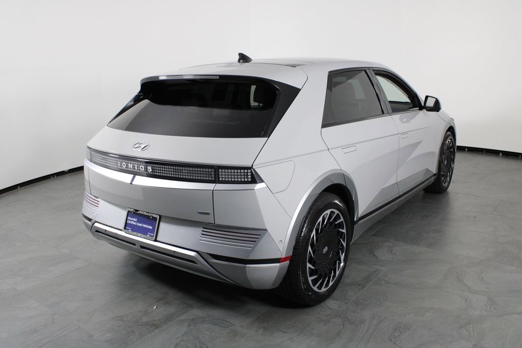 Certified 2022 Hyundai Ioniq 5 Limited w/ Cargo Package image 15