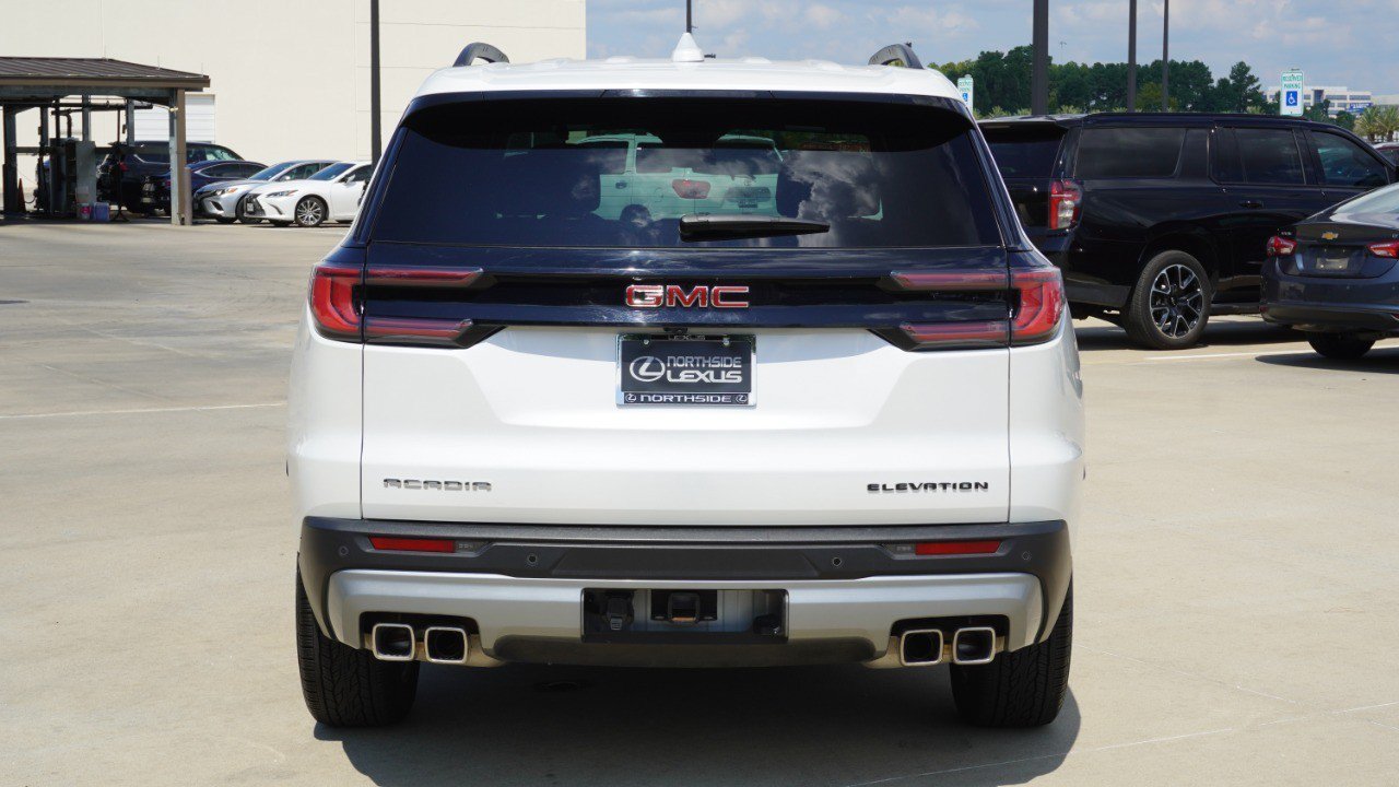 Used 2025 GMC Acadia Elevation w/ Elevation Premium Package FWD image 7