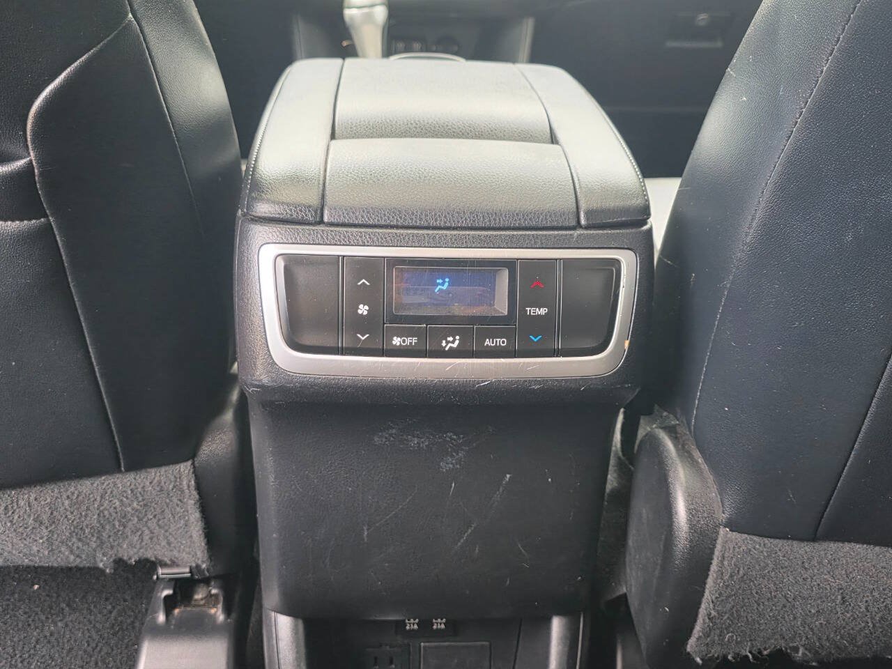 Used 2017 Toyota Highlander Limited AWD/4WD image 20