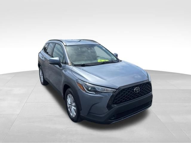 Used 2022 Toyota Corolla Cross LE w/ Moonroof Package image 7