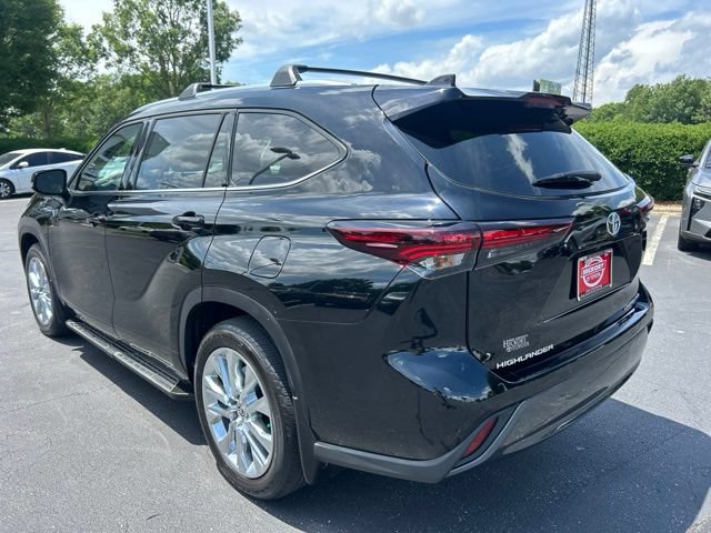 Used 2025 Toyota Highlander Limited AWD/4WD image 11