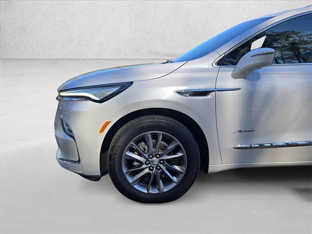 Used 2024 Buick Enclave Avenir w/ Avenir Technology Package image 10