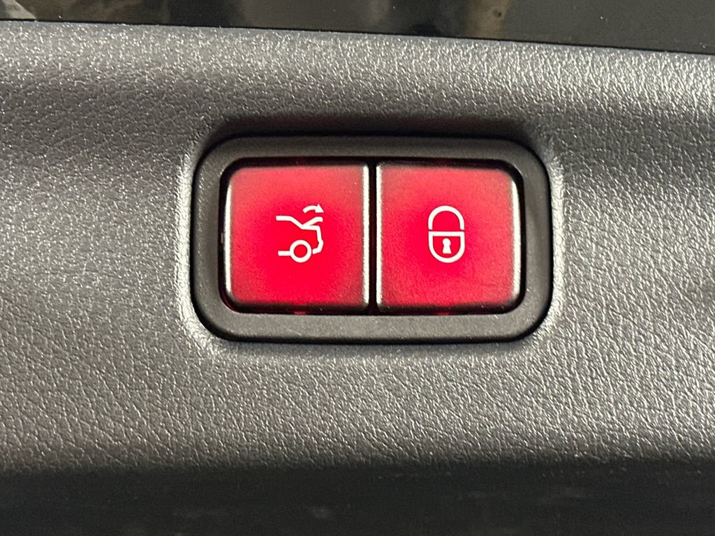 Certified 2023 Mercedes-Benz C 300 Sedan image 21