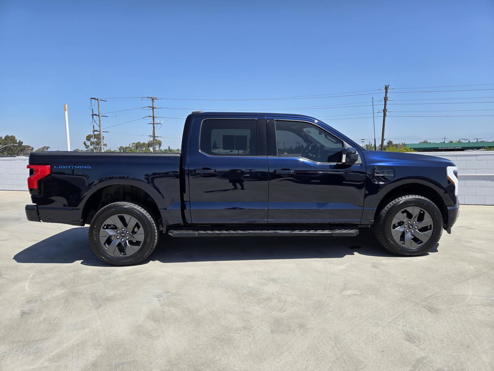 Used 2022 Ford F150 Lightning Lariat AWD/4WD image 2