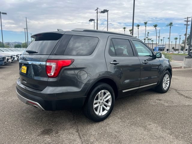 Used 2016 Ford Explorer XLT w/ Equipment Group 202A FWD image 4