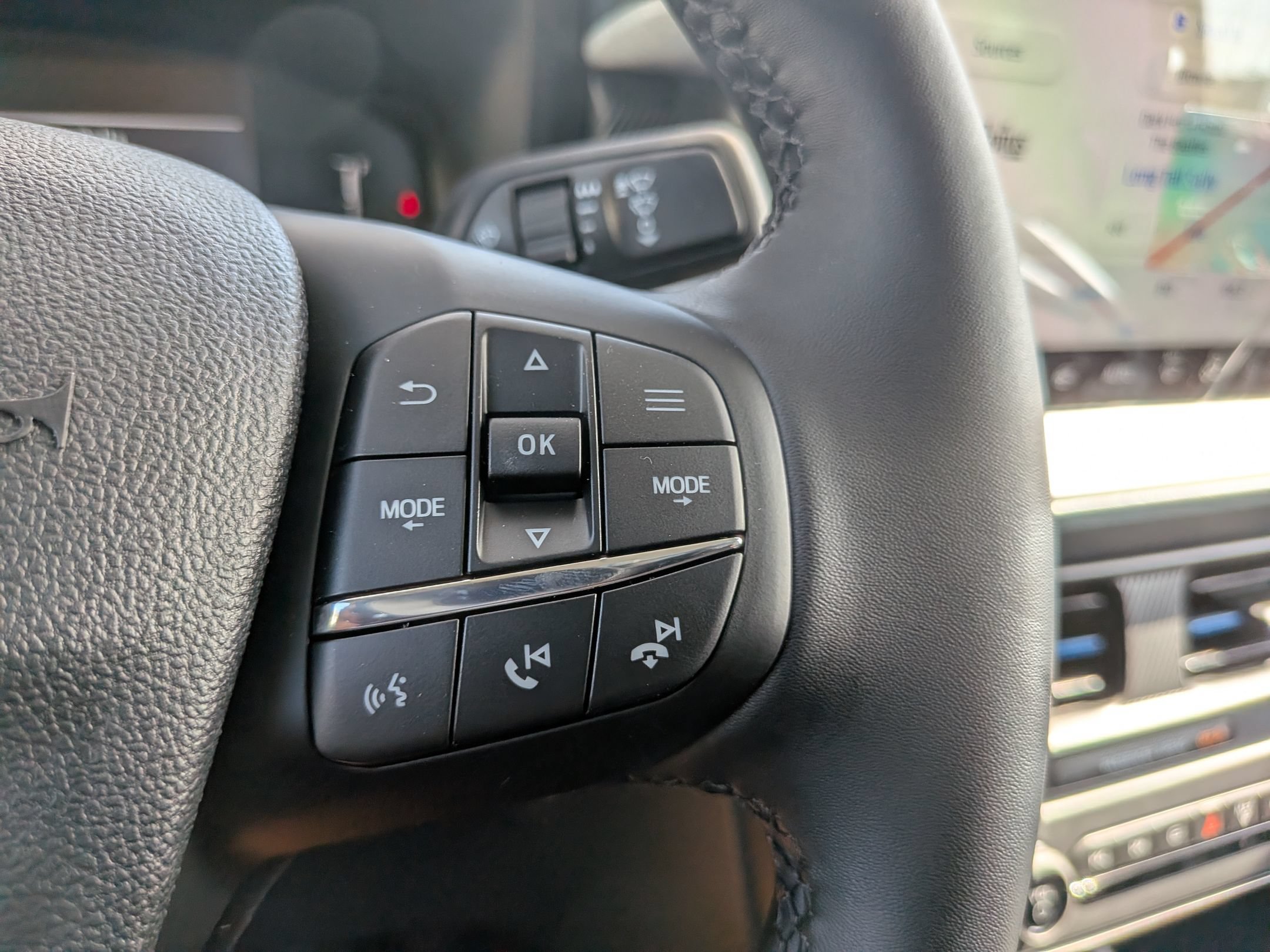 New 2026 Ford Maverick XLT w/ XLT Luxury Package FWD image 19