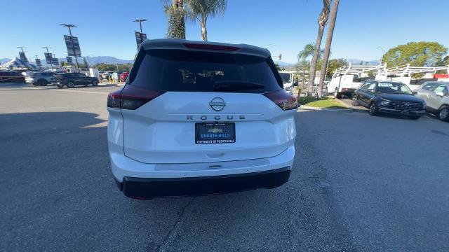 Used 2025 Nissan Rogue SV FWD image 40