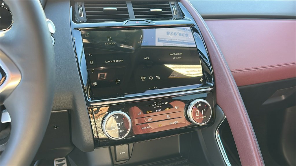 Used 2024 Jaguar E-PACE R-Dynamic SE image 14