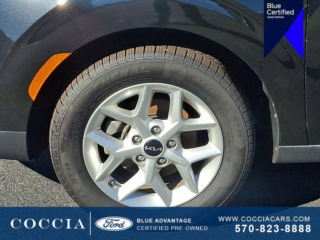 Used 2023 Kia Soul LX w/ LX Technology Package image 8