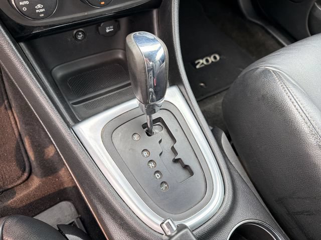 Used 2012 Chrysler 200 Touring FWD image 20