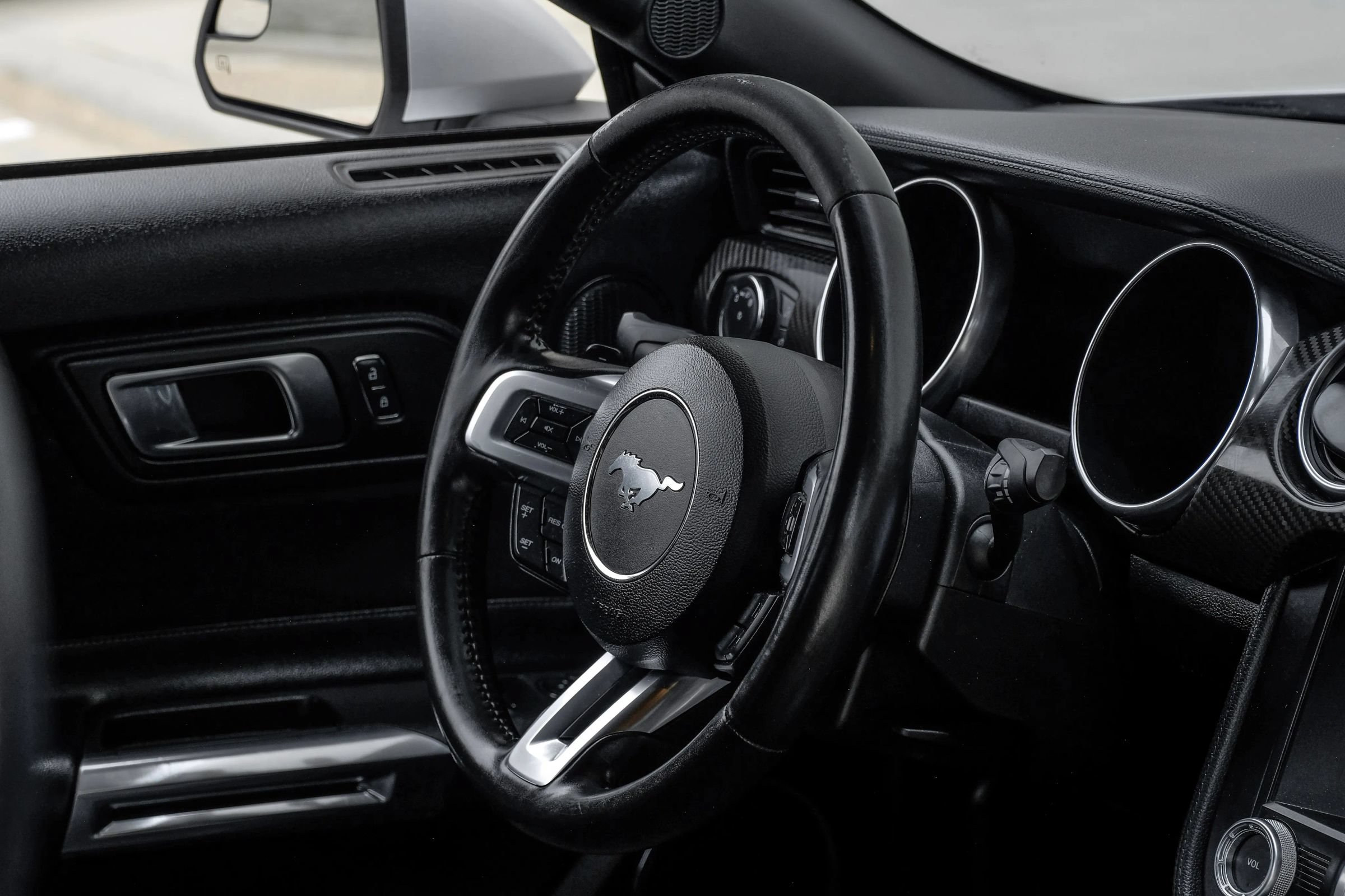 Used 2019 Ford Mustang GT Premium w/ Carbon Sport Interior Package RWD image 21