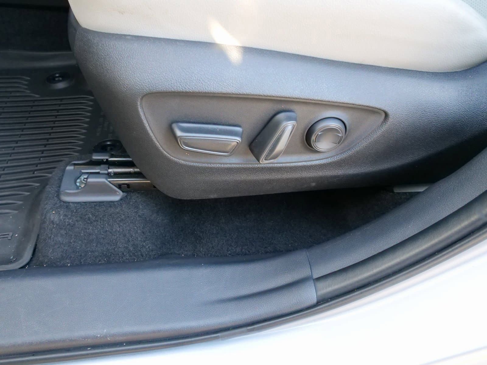 Used 2025 Toyota Grand Highlander AWD image 19